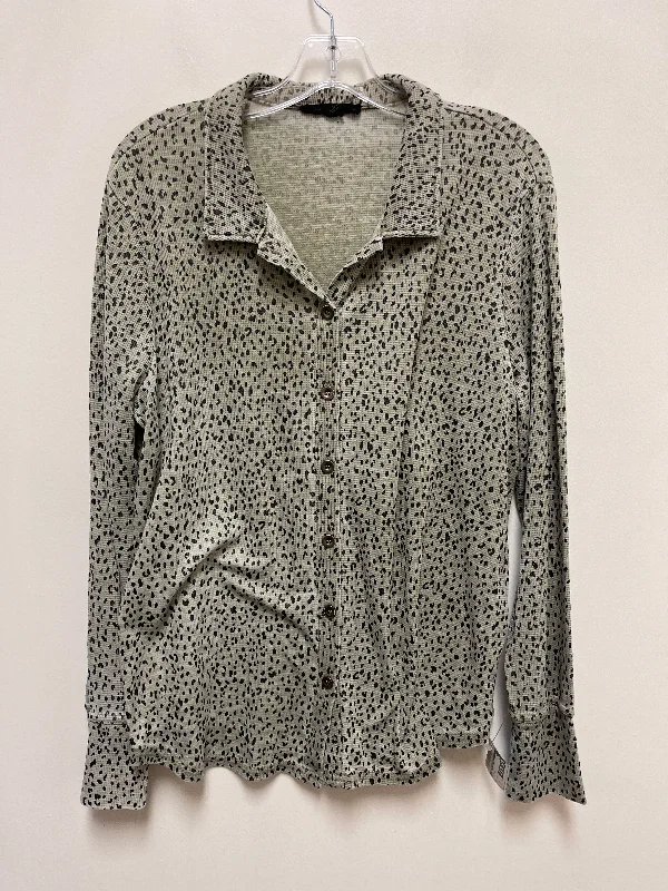 premium short sleeve shirt for travel -Blouse Long Sleeve By Jane And Delancey In Animal Print, Size: L