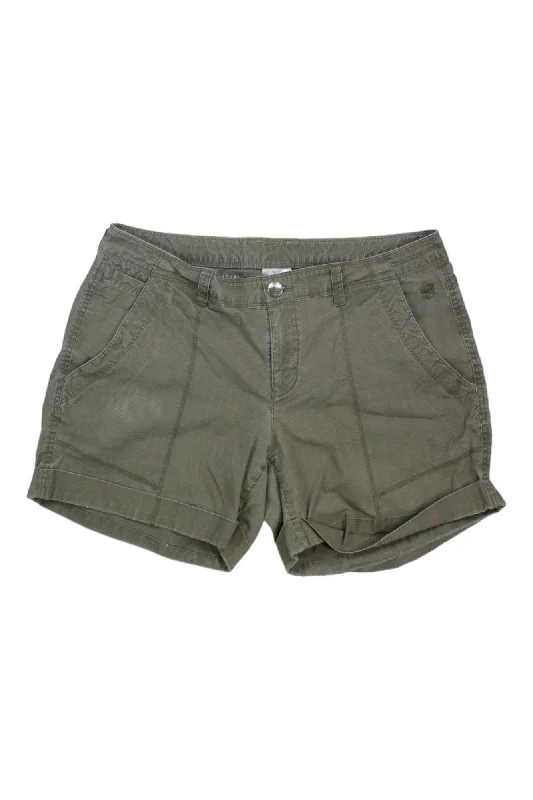 army green:#aab19d